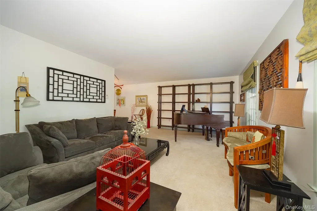 11 Trotter Lane Poughkeepsie NY 12603