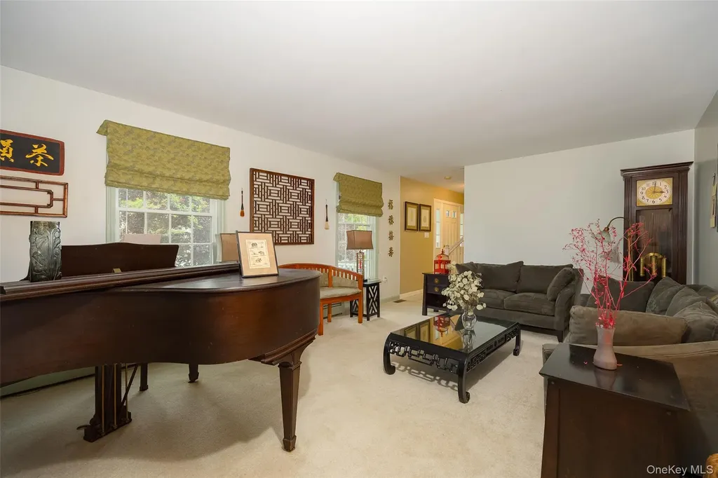 11 Trotter Lane Poughkeepsie NY 12603