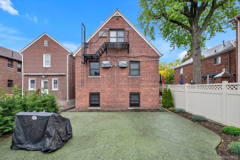 1870 Hering Avenue Bronx NY 10461