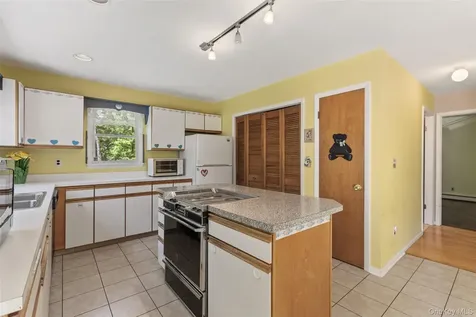 3755 Seymart Place Shrub Oak NY 10588