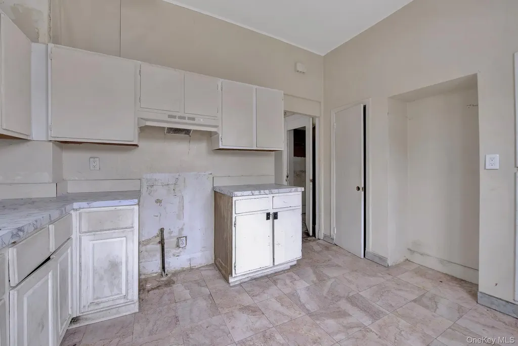 43-44 164th Street Flushing NY 11358
