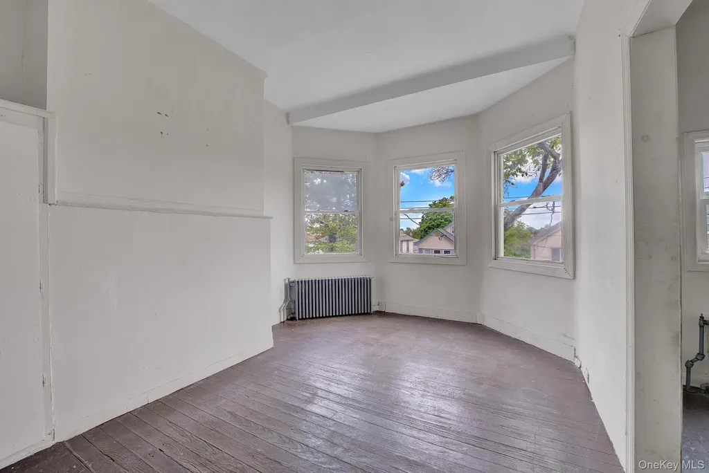 43-44 164th Street Flushing NY 11358