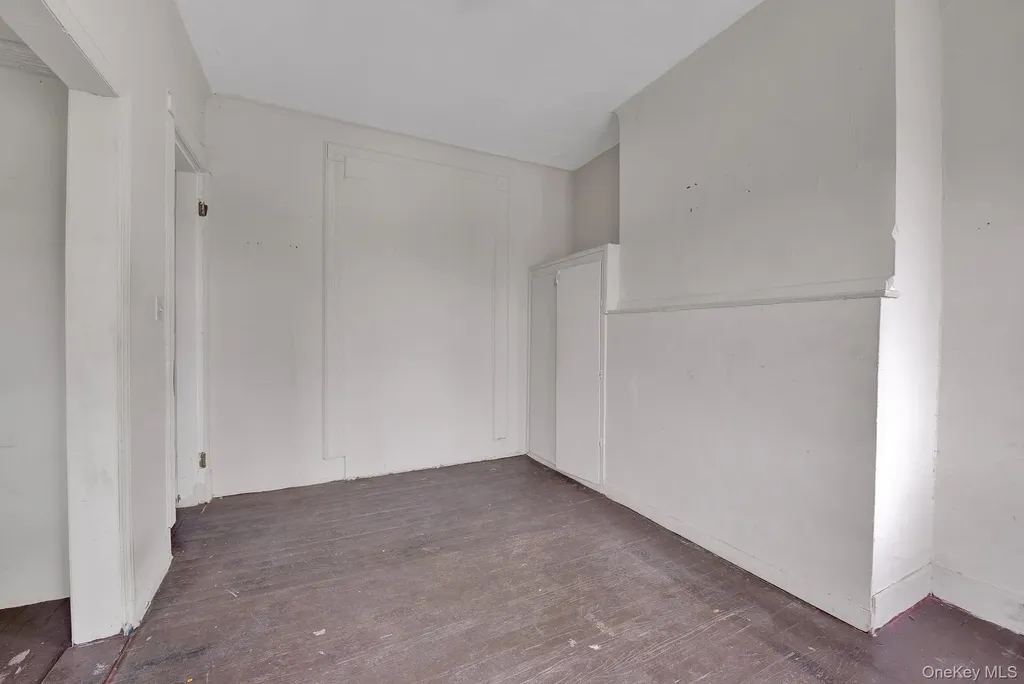 43-44 164th Street Flushing NY 11358