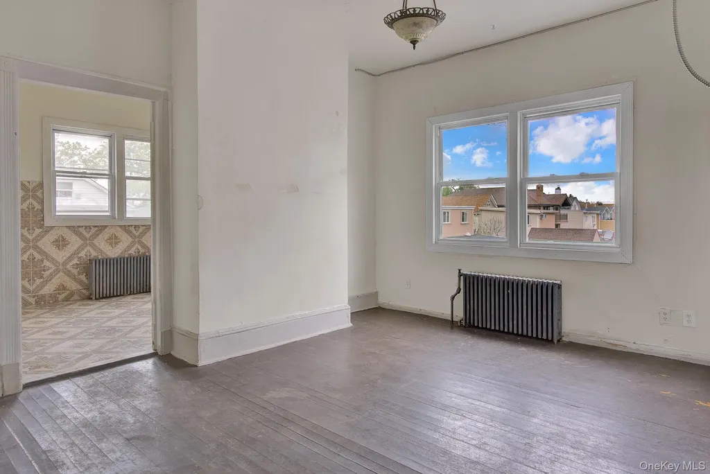 43-44 164th Street Flushing NY 11358