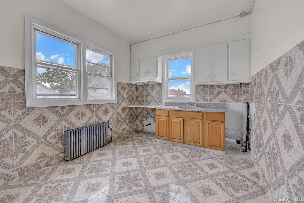 43-44 164th Street Flushing NY 11358