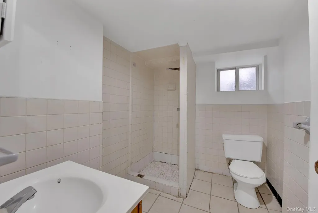 43-44 164th Street Flushing NY 11358