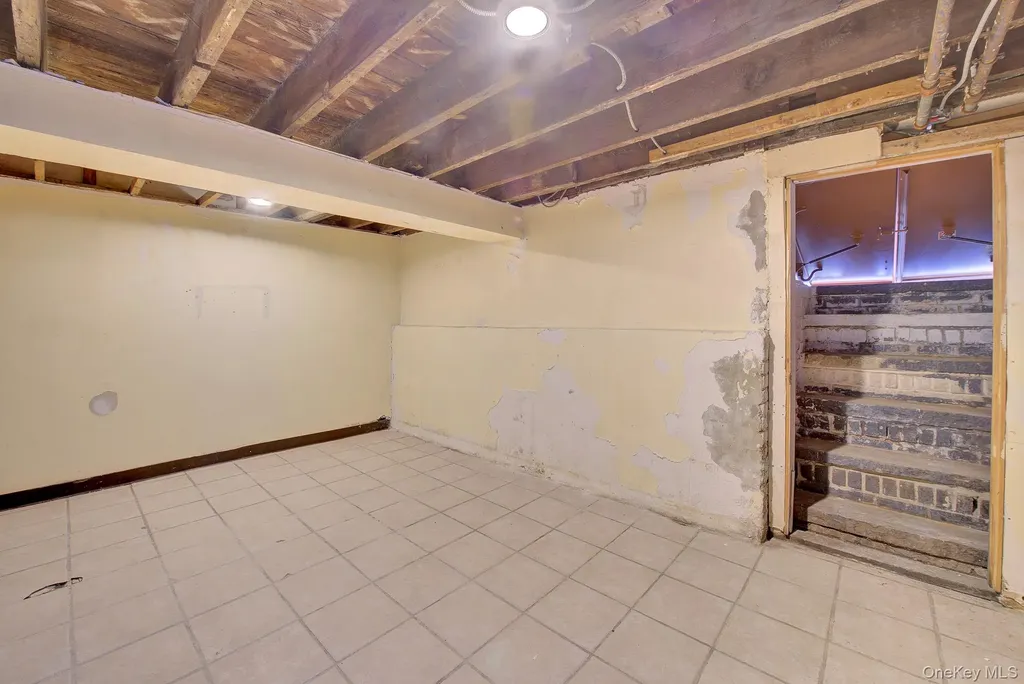 43-44 164th Street Flushing NY 11358