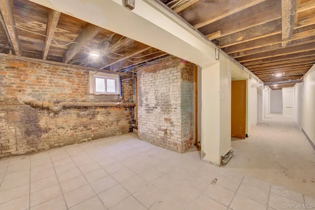 43-44 164th Street Flushing NY 11358