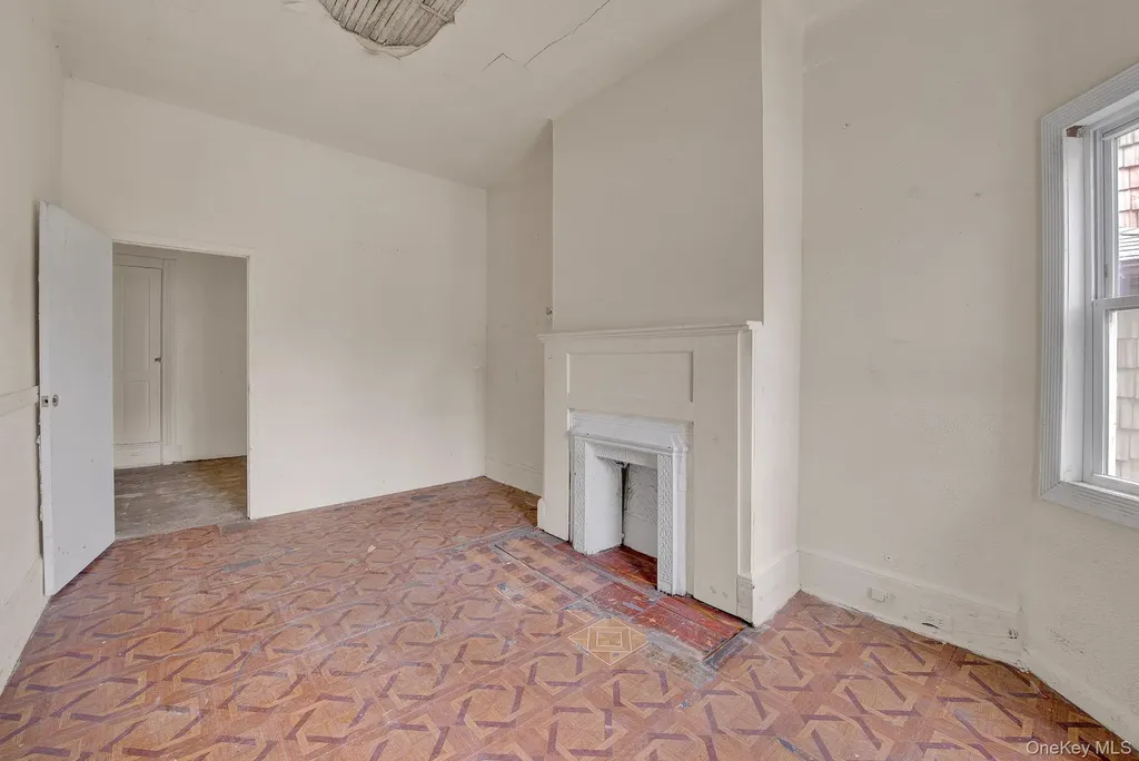43-44 164th Street Flushing NY 11358