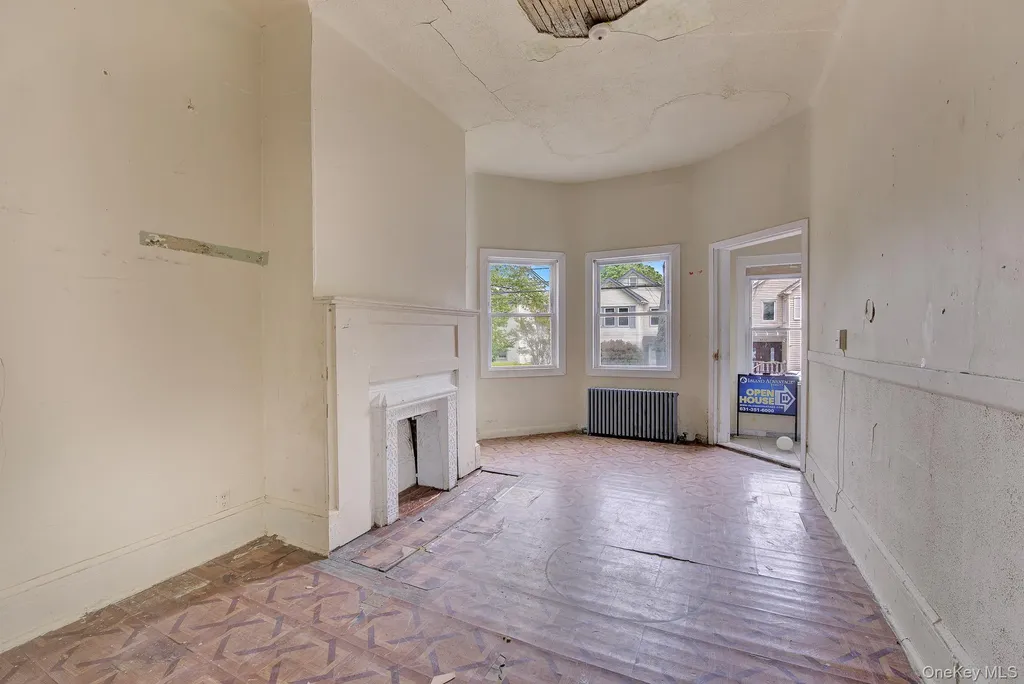 43-44 164th Street Flushing NY 11358