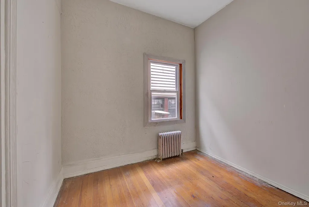 43-44 164th Street Flushing NY 11358