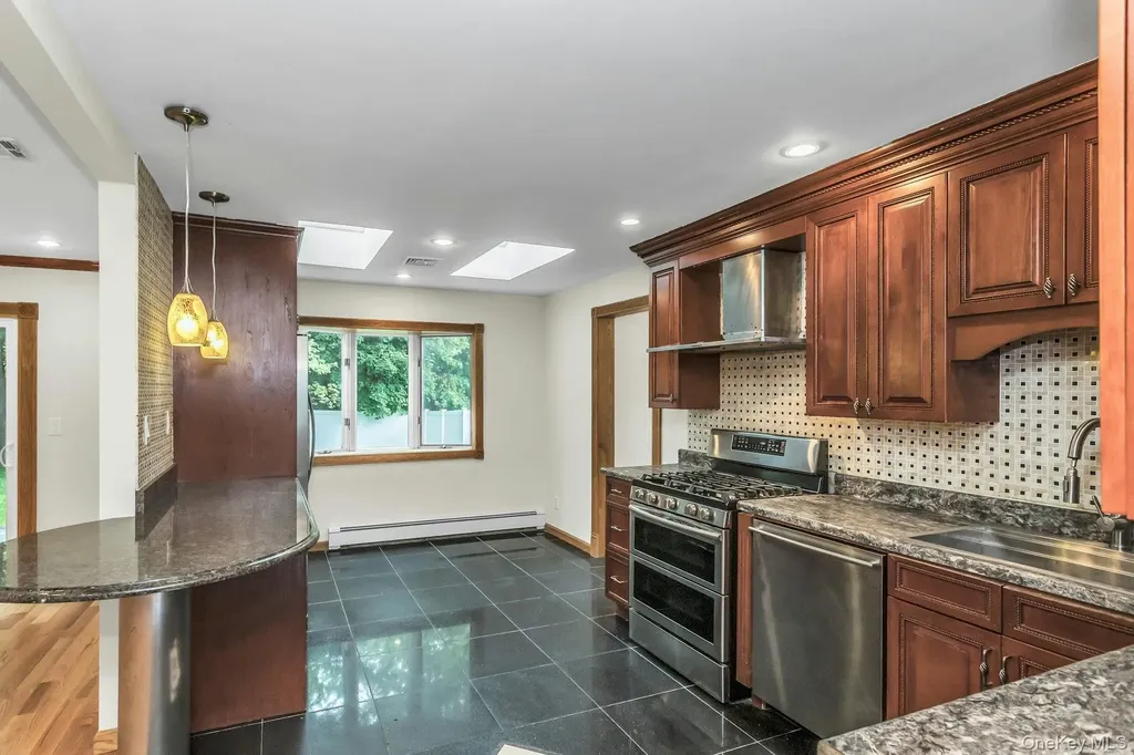 717 3rd Avenue East Northport NY 11731