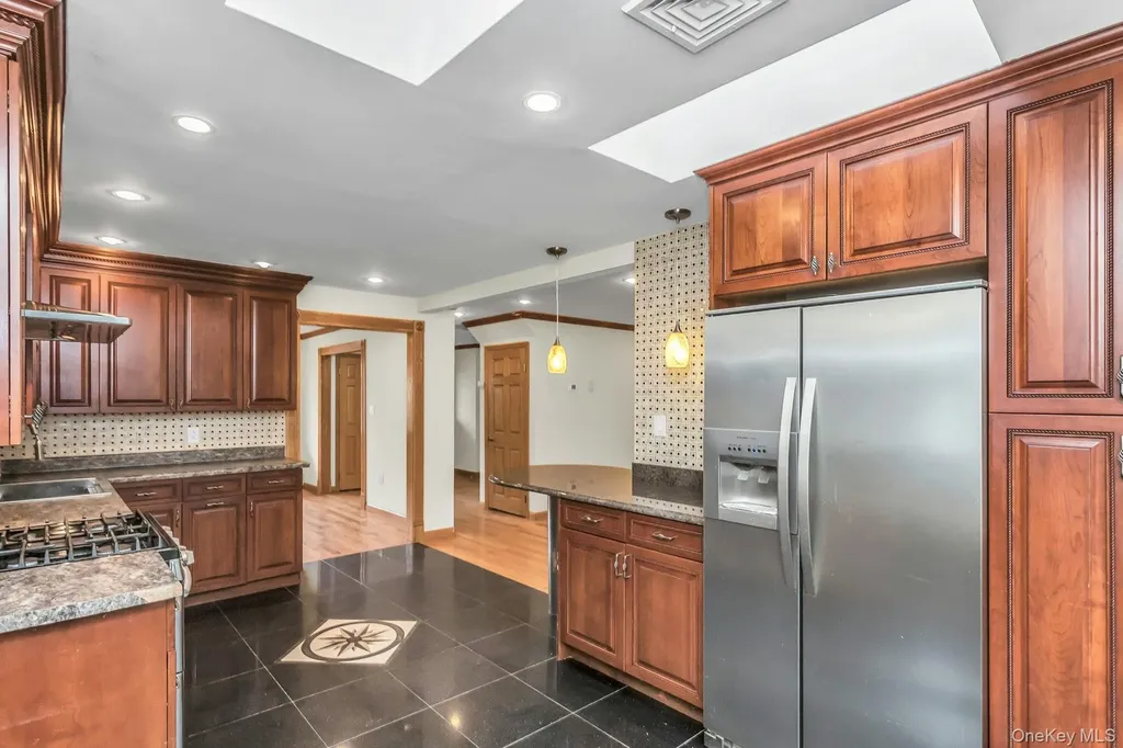 717 3rd Avenue East Northport NY 11731