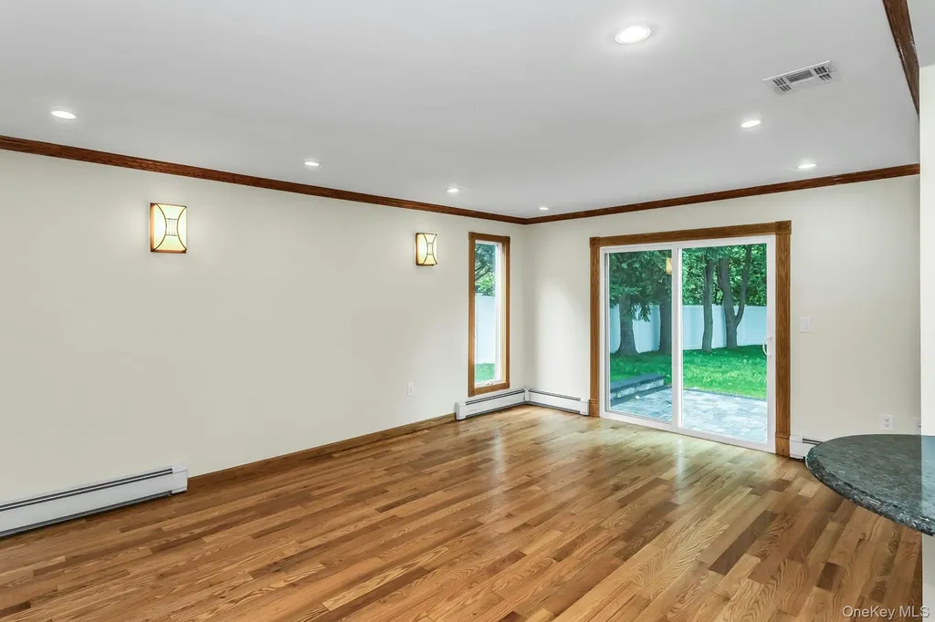 717 3rd Avenue East Northport NY 11731