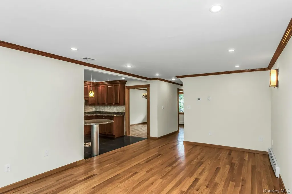717 3rd Avenue East Northport NY 11731