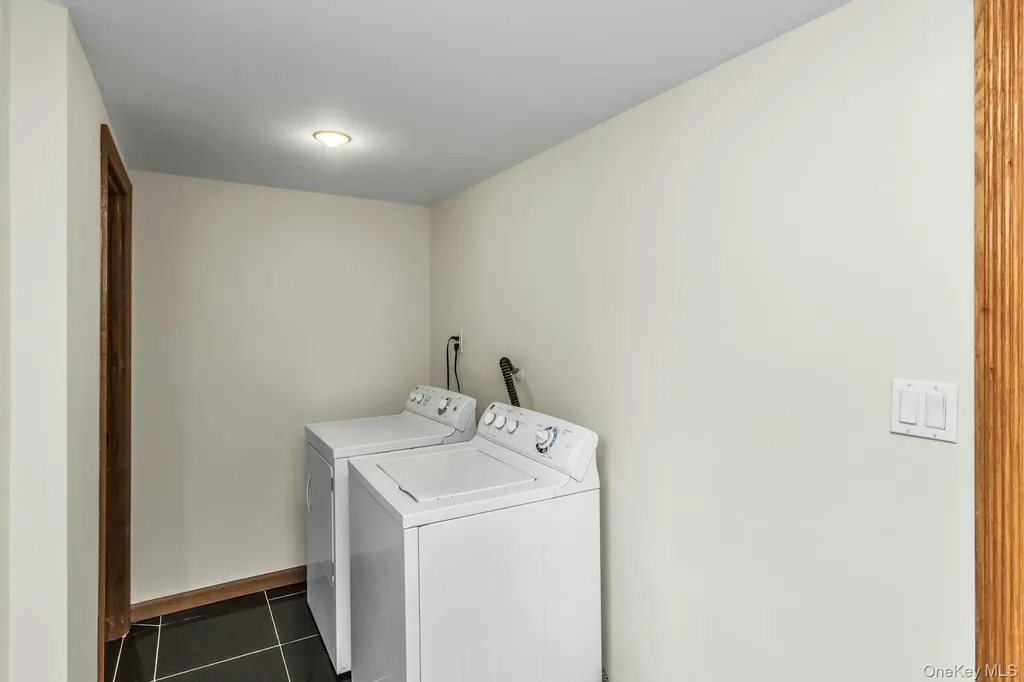 717 3rd Avenue East Northport NY 11731