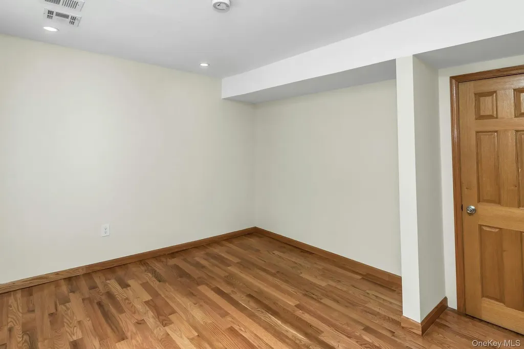 717 3rd Avenue East Northport NY 11731