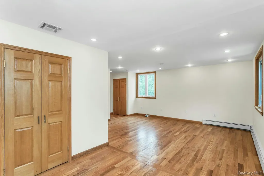 717 3rd Avenue East Northport NY 11731