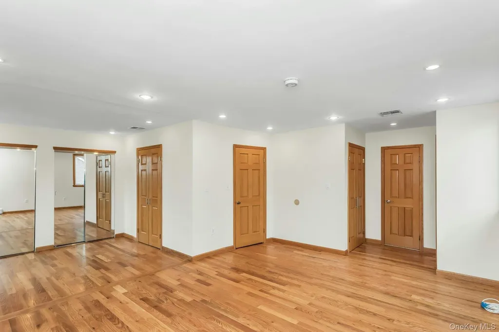 717 3rd Avenue East Northport NY 11731