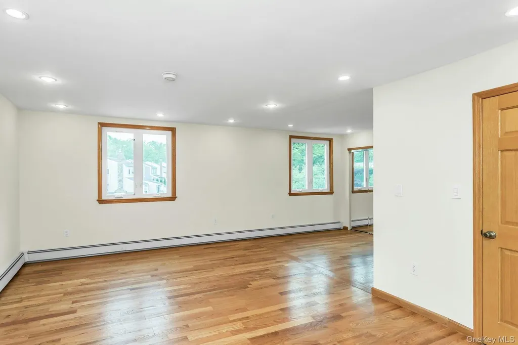 717 3rd Avenue East Northport NY 11731
