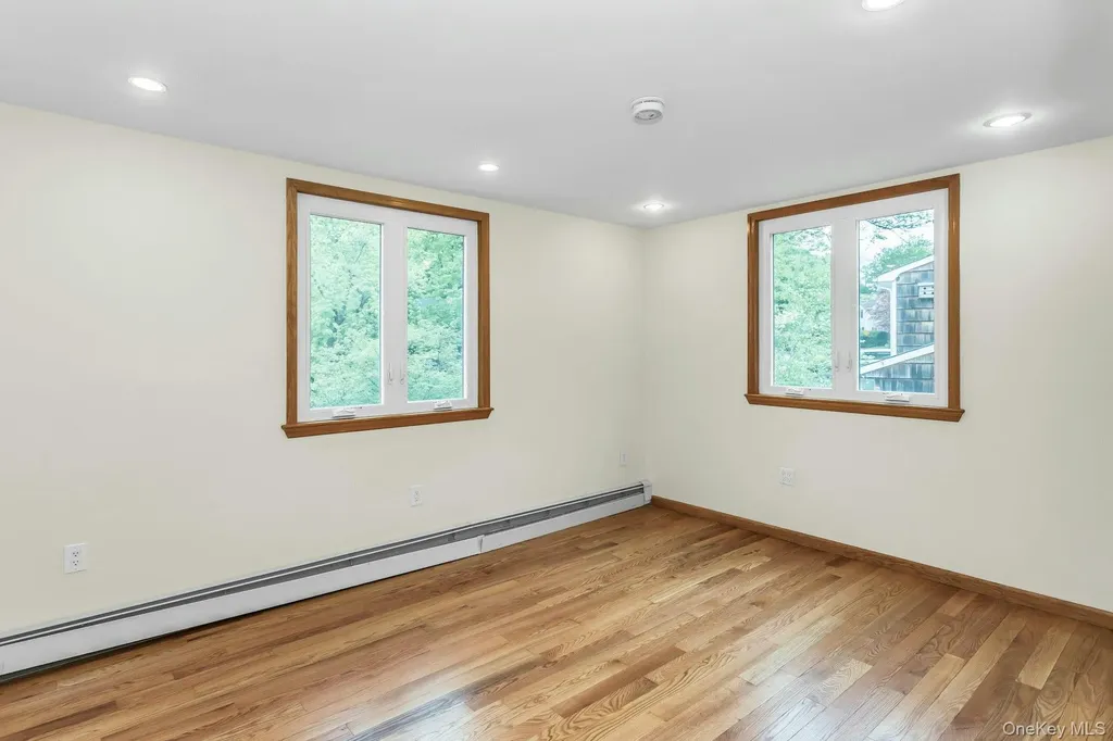 717 3rd Avenue East Northport NY 11731