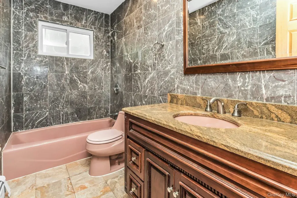 717 3rd Avenue East Northport NY 11731