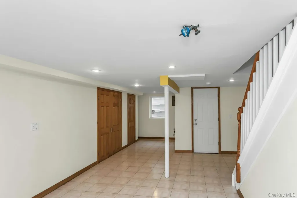 717 3rd Avenue East Northport NY 11731