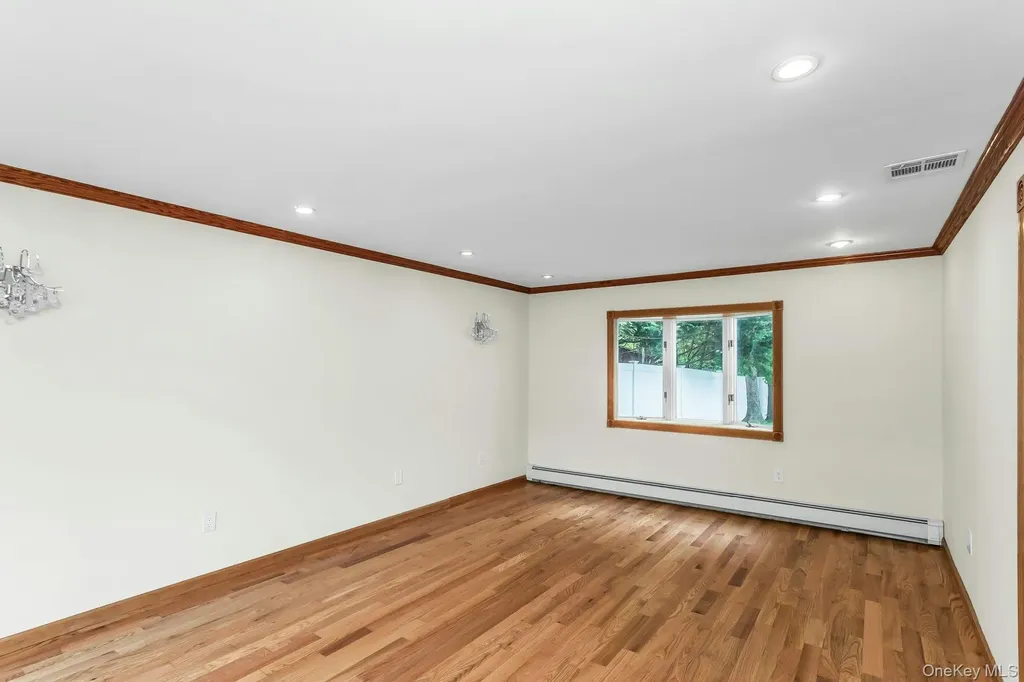 717 3rd Avenue East Northport NY 11731