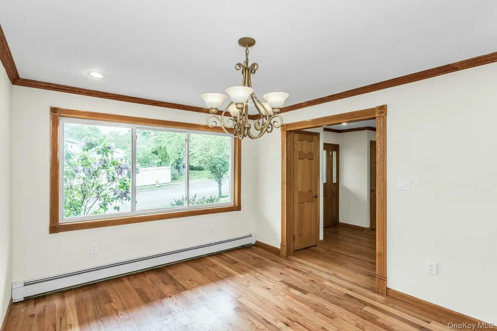 717 3rd Avenue East Northport NY 11731