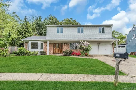 717 3RD Avenue East Northport NY 11731