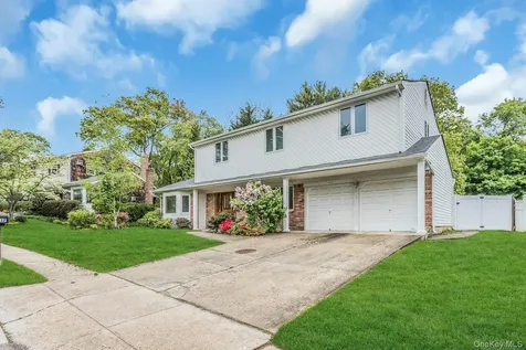 717 3RD Avenue East Northport NY 11731