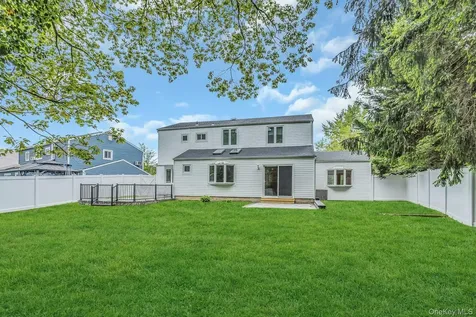 717 3RD Avenue East Northport NY 11731