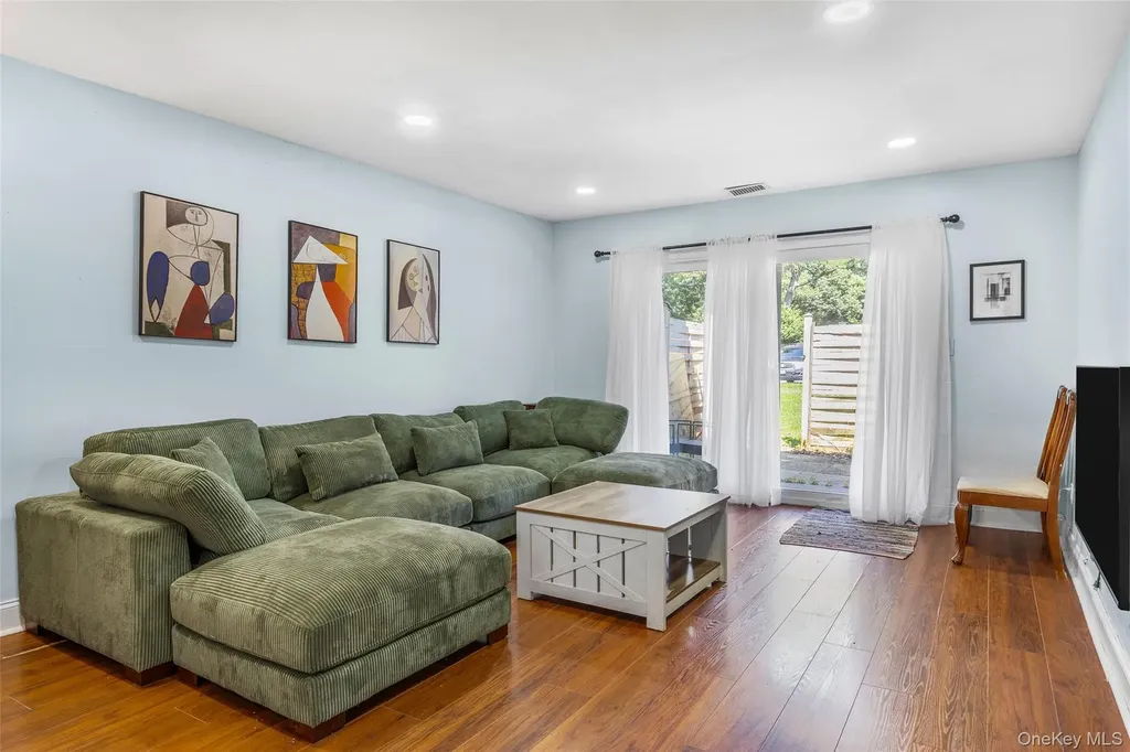 655 Middle Country Road Coram NY 11727