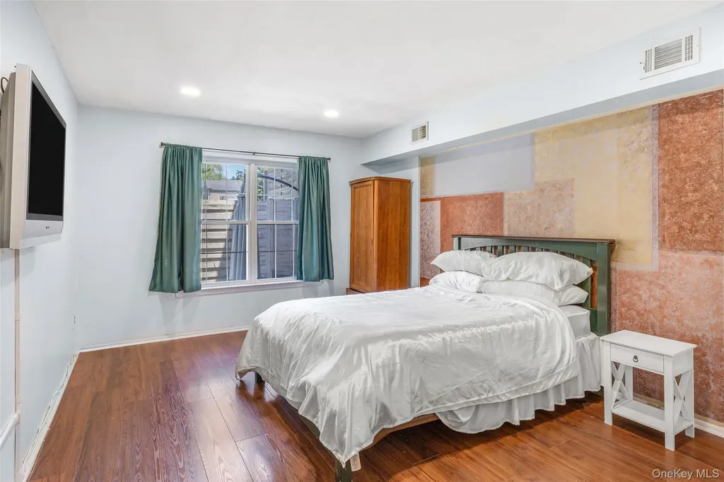 655 Middle Country Road Coram NY 11727