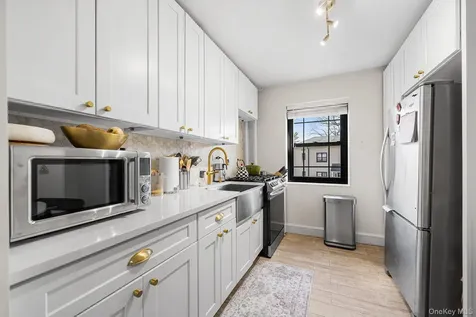 9 Manchester Road Eastchester NY 10709