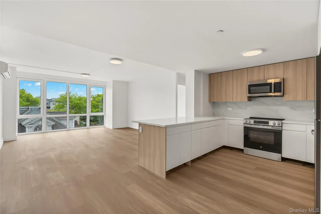 10 Lyon Place White Plains NY 10601