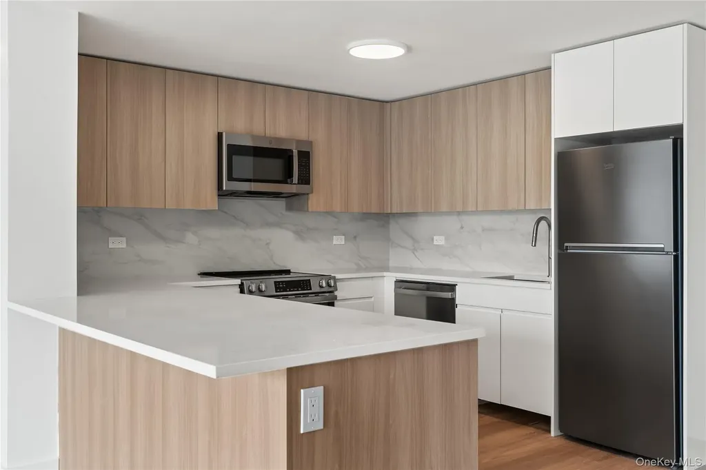 10 Lyon Place White Plains NY 10601