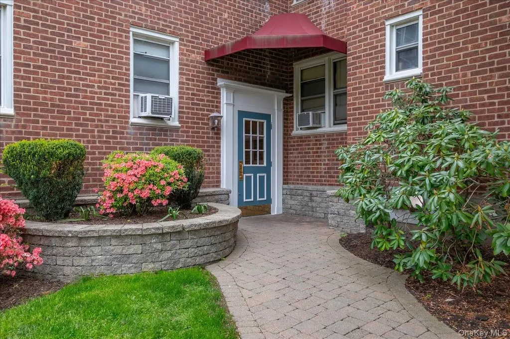 9 Bryant Crescent White Plains NY 10605