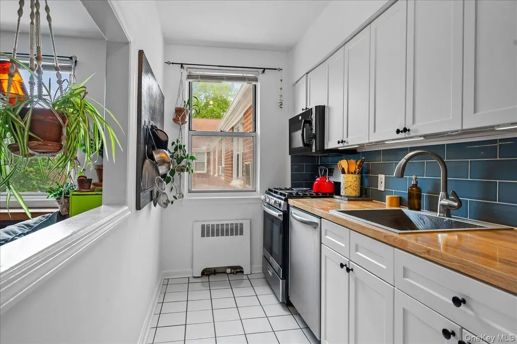 9 Bryant Crescent White Plains NY 10605