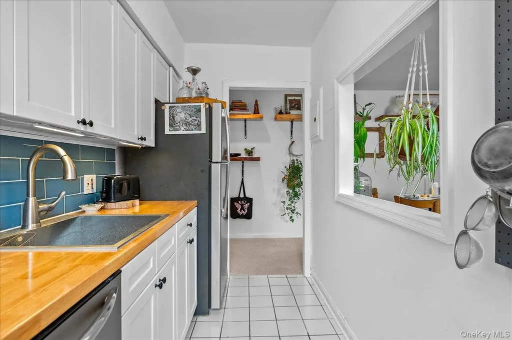 9 Bryant Crescent White Plains NY 10605