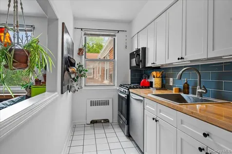 9 Bryant Crescent White Plains NY 10605