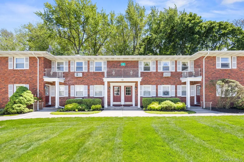 12 Normandy Village Nanuet NY 10954