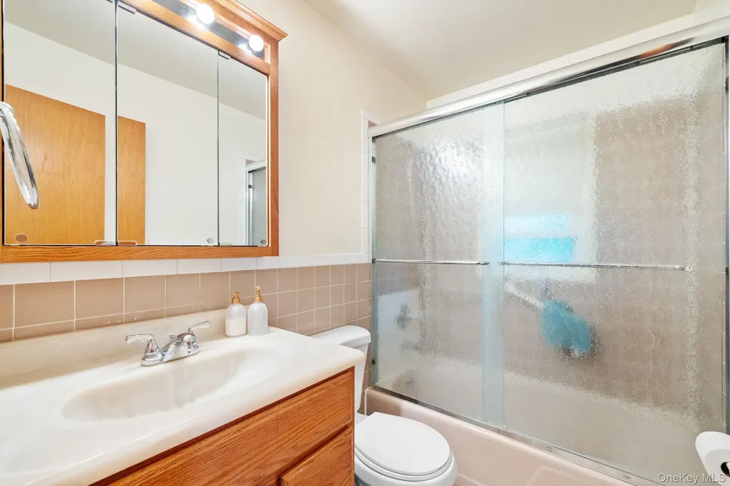 12 Normandy Village Nanuet NY 10954