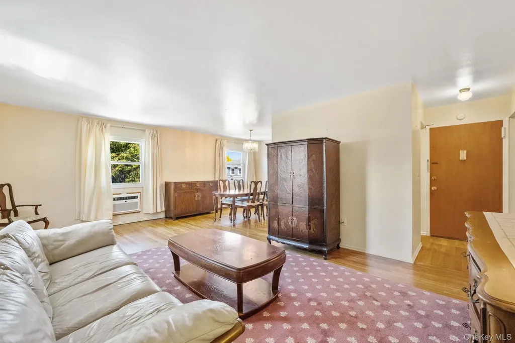 12 Normandy Village Nanuet NY 10954