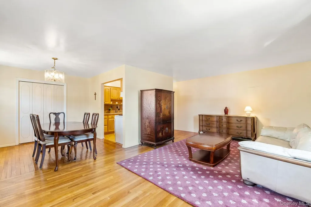 12 Normandy Village Nanuet NY 10954