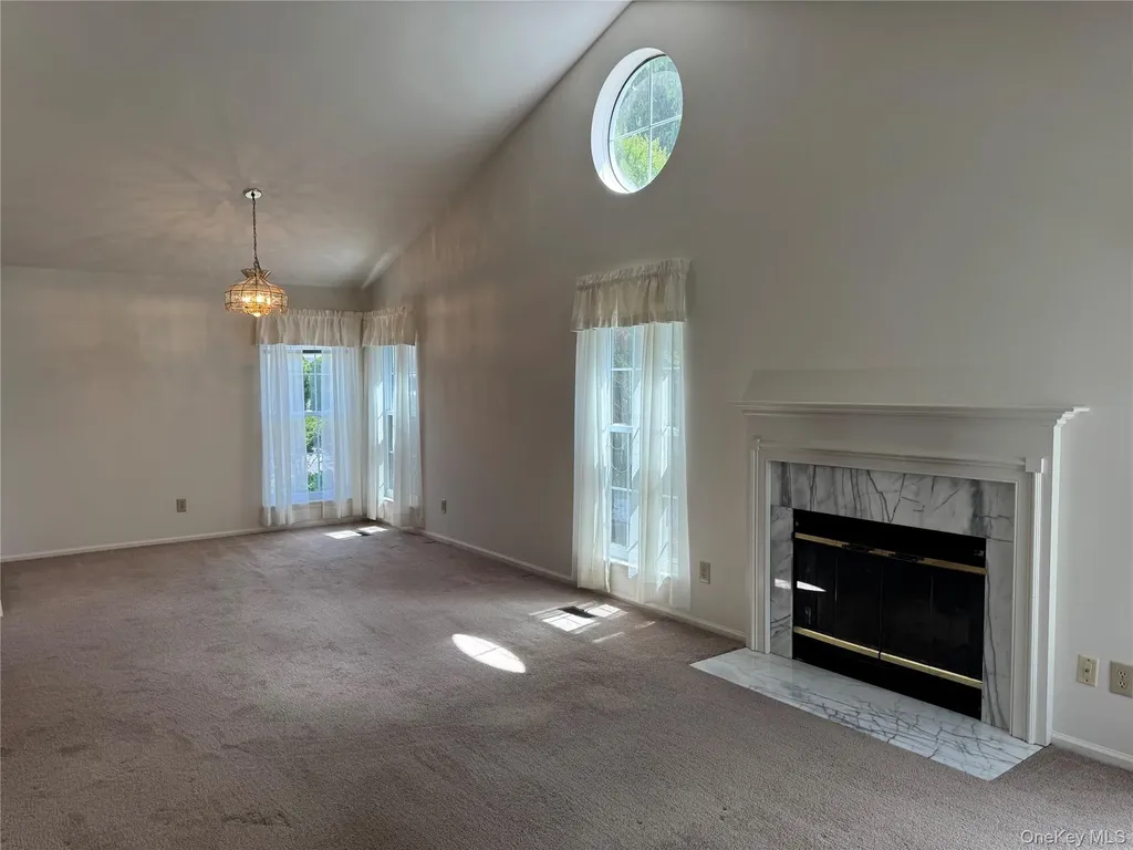24 Olde Wagon Road Warwick NY 10990