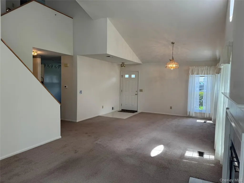 24 Olde Wagon Road Warwick NY 10990
