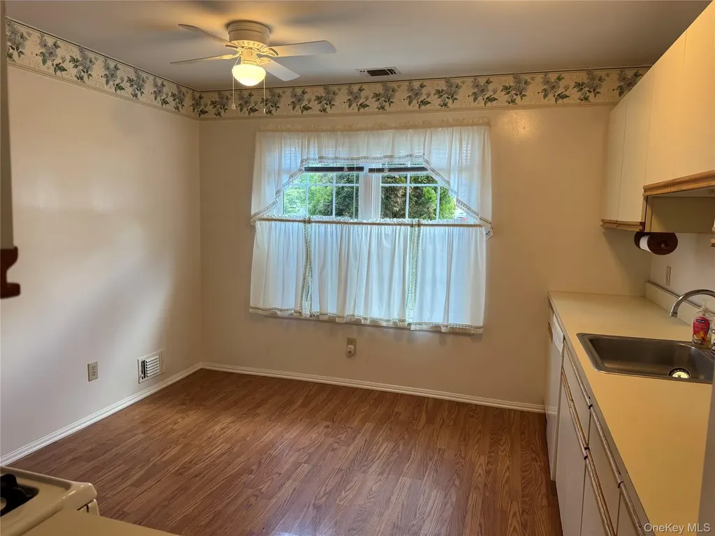 24 Olde Wagon Road Warwick NY 10990