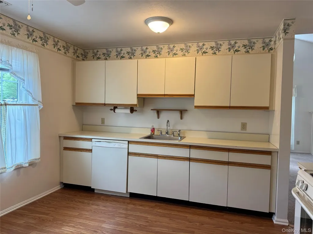 24 Olde Wagon Road Warwick NY 10990