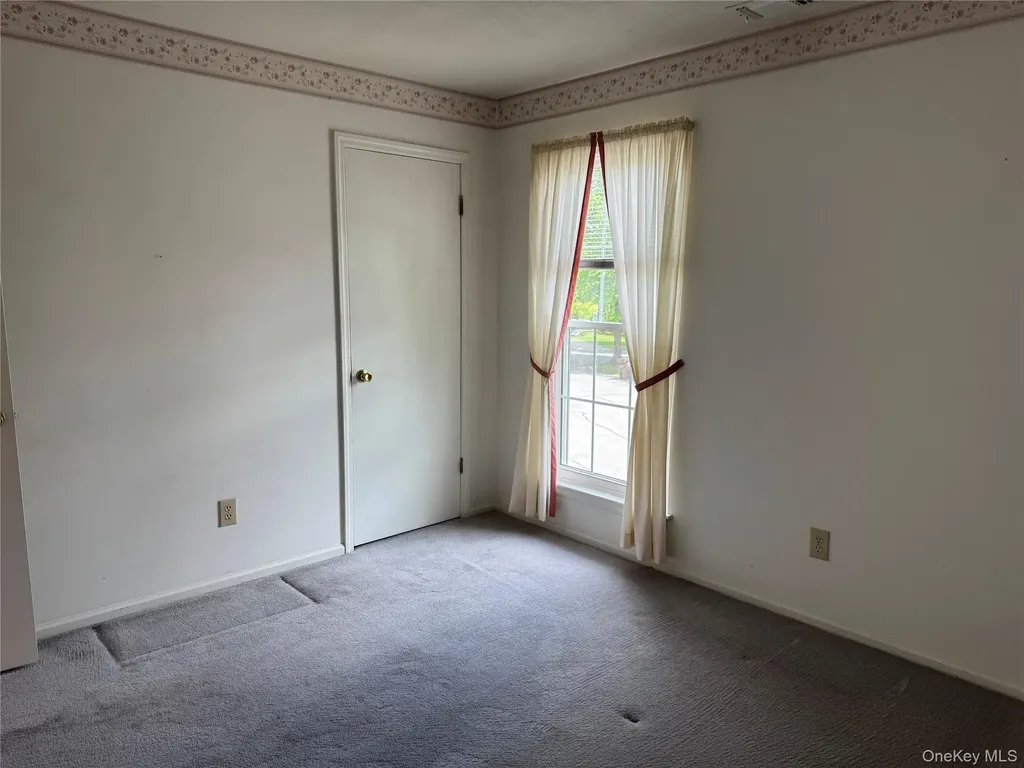 24 Olde Wagon Road Warwick NY 10990